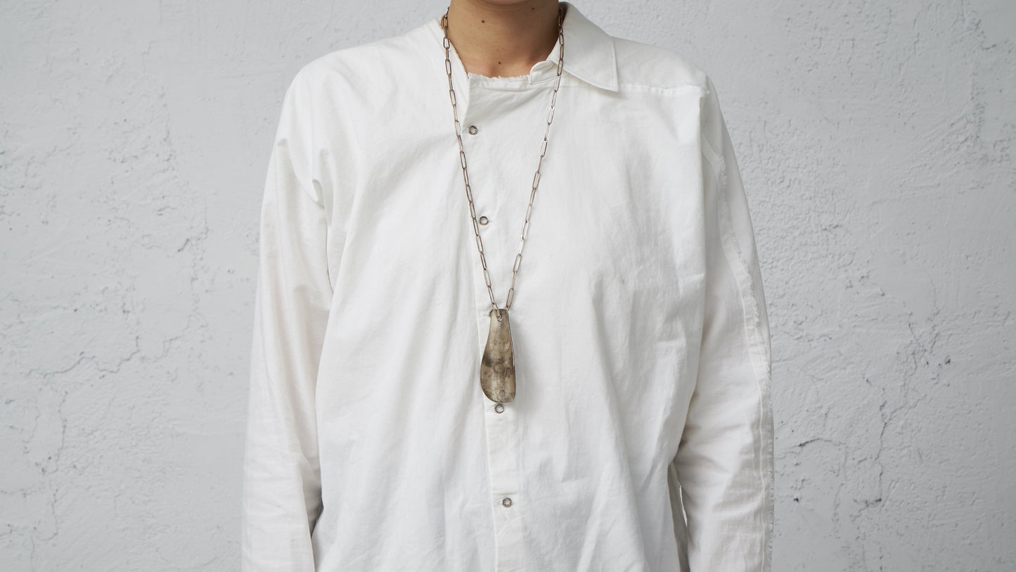 SHOEHORN NECKLACE