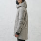 <span>25.2</span><span>"BASIC"</span>MOUNTAIN PARKA SEMILONG ORIGAMI SLEEVE PRIMALOFT<br>ULTRA LIGHT 3 LAYER NYLON<br>DUSTY WHITE