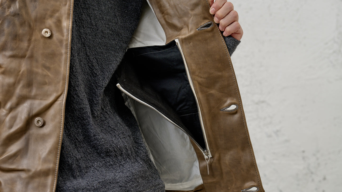 <span>25.2</span><span>"DISPLACEMENT"</span>JEAN JACKET<br>HORSE FULL GRAIN<br>BEIGE BROWN 65