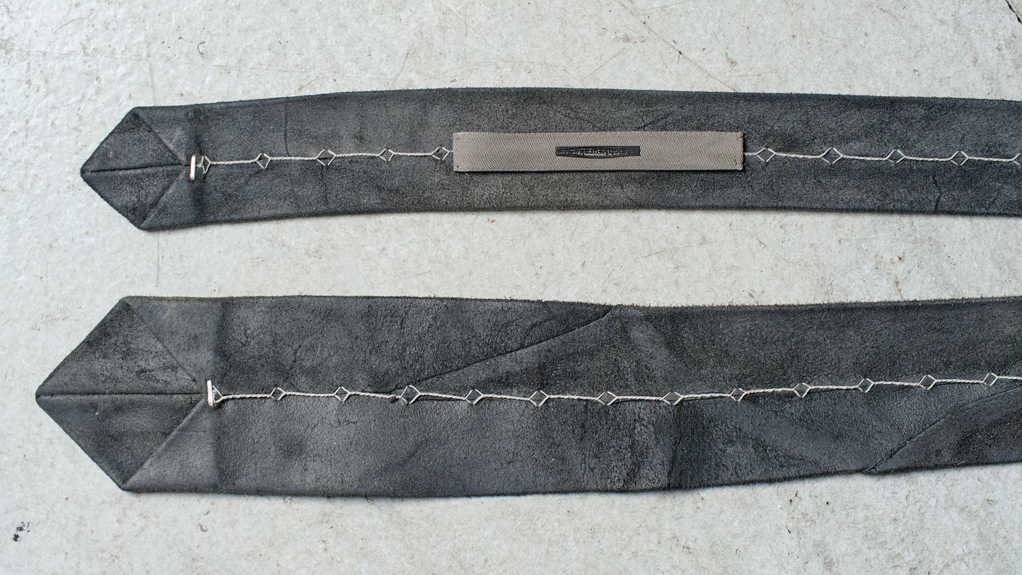 <span>25.2</span><span>"BASIC"</span>TIE<br>HORSE FULL GRAIN<br>BLACK REVERSE