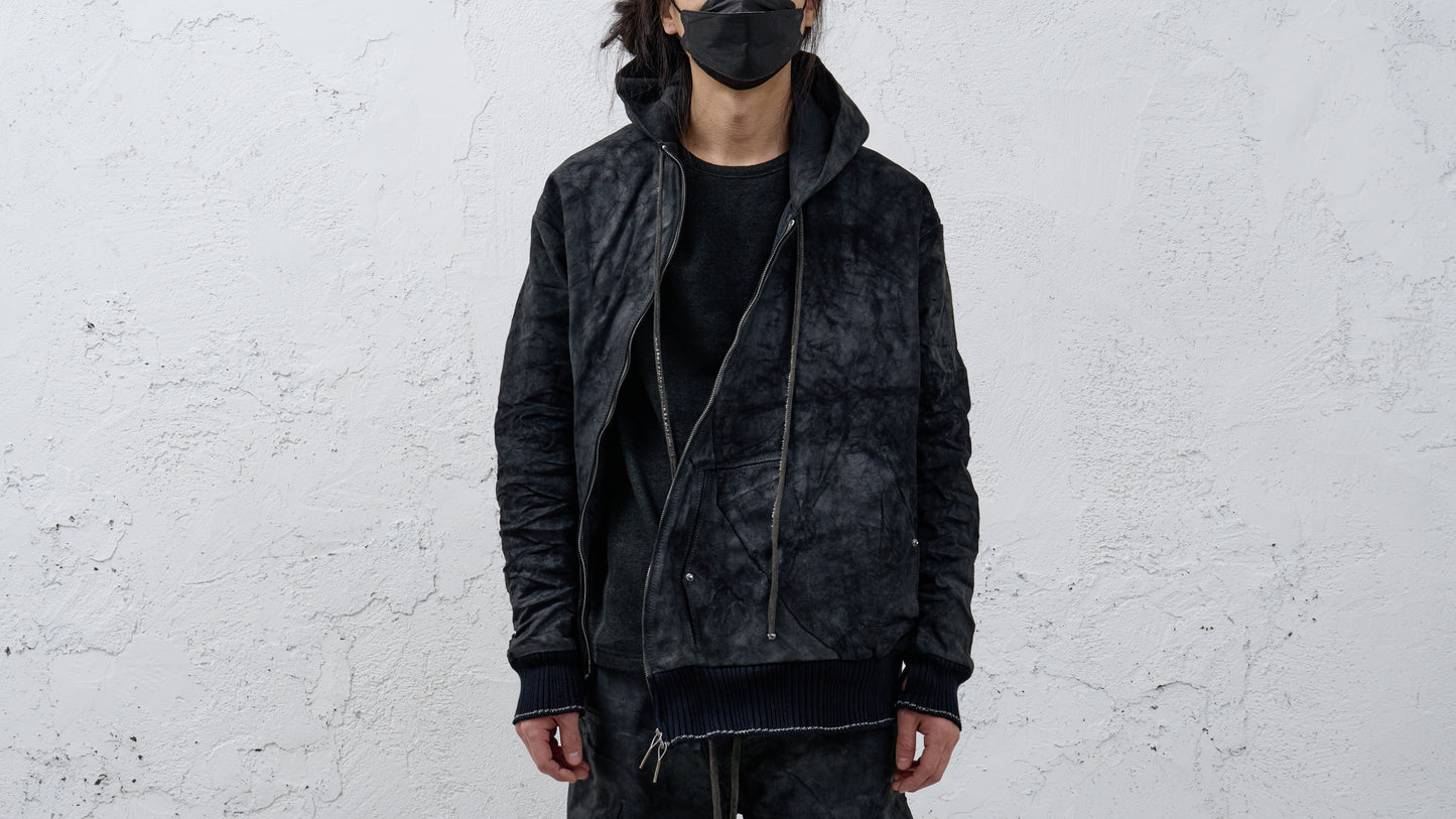 <span>26.2</span><span>"DISPLACEMENT"</span>SWEAT PARKA HOODED ZIPPED CO LINING<br>HORSE FULL GRAIN<br>BLACK REVERSE