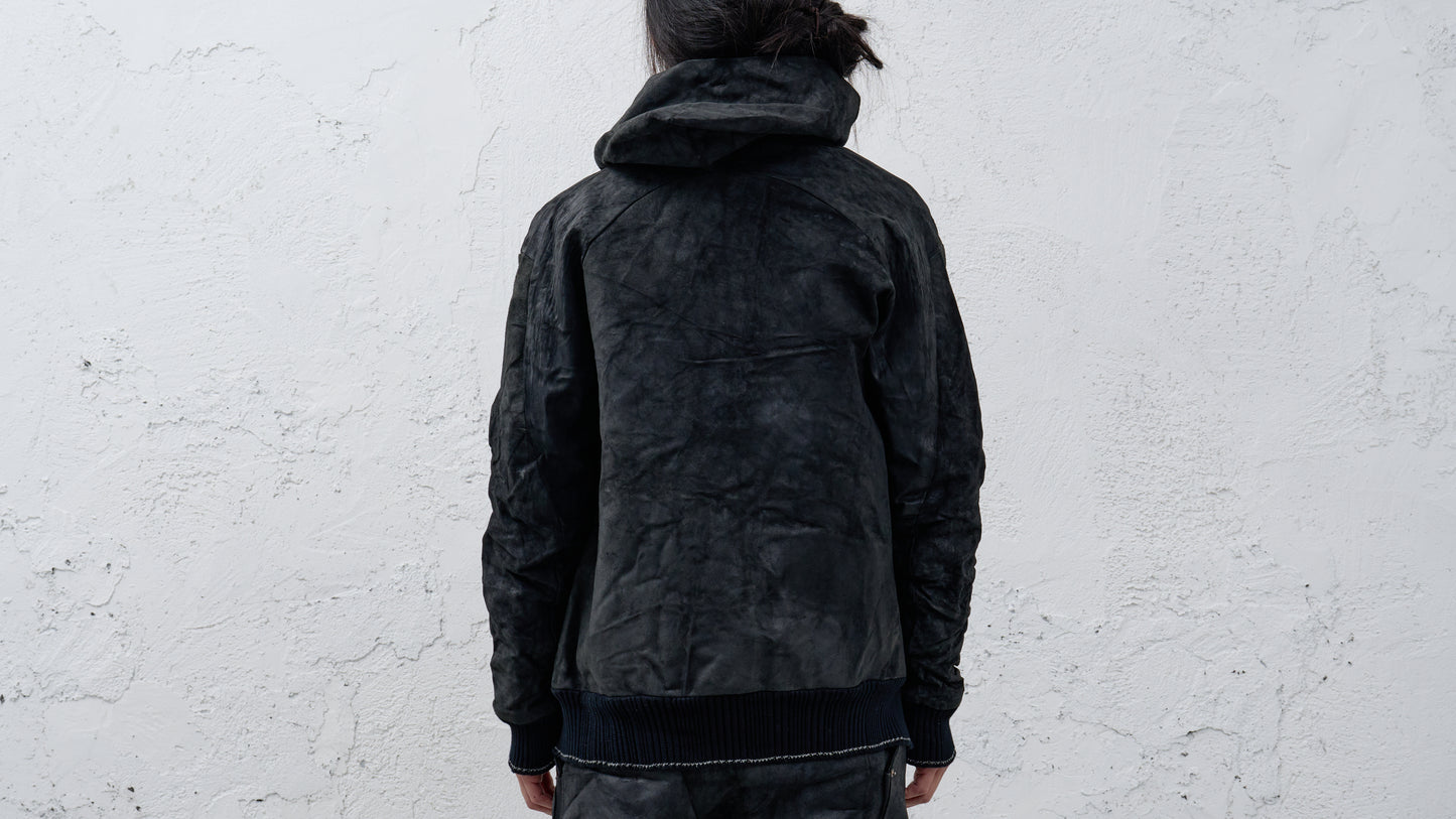 <span>26.2</span><span>"DISPLACEMENT"</span>SWEAT PARKA HOODED ZIPPED CO LINING<br>HORSE FULL GRAIN<br>BLACK REVERSE