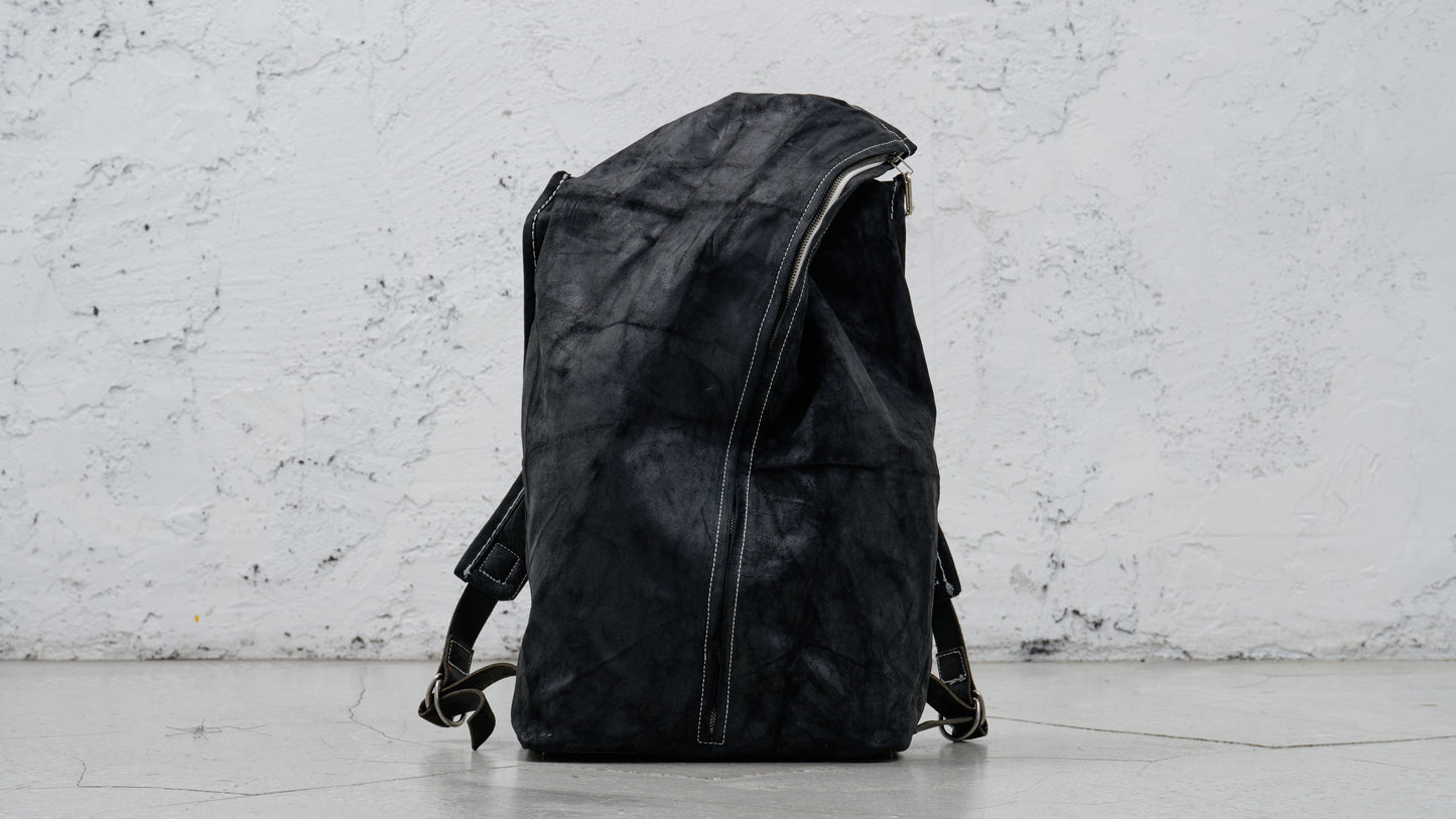 <span>26.2</span><span>"BASIC"</span>BACKPACK 22.5L<br>HORSE FULL GRAIN<br>BLACK REVERSE