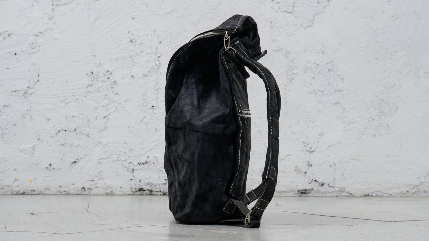 <span>26.2</span><span>"BASIC"</span>BACKPACK 22.5L<br>HORSE FULL GRAIN<br>BLACK REVERSE