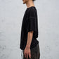 <span>27.1</span><span>"DISPLACEMENT"</span>T-SHIRTS S/S OVERSIZED<br>DRY COTTON JERSEY 60/1<br>BLACK