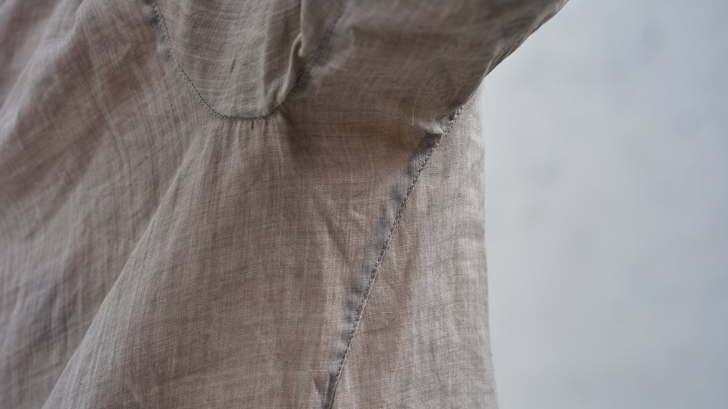 <span>27.1</span><span>"DISPLACEMENT"</span>INSIDE SHIRT<br>ULTRA LIGHT RAMIE<br>LIGHT CARBON