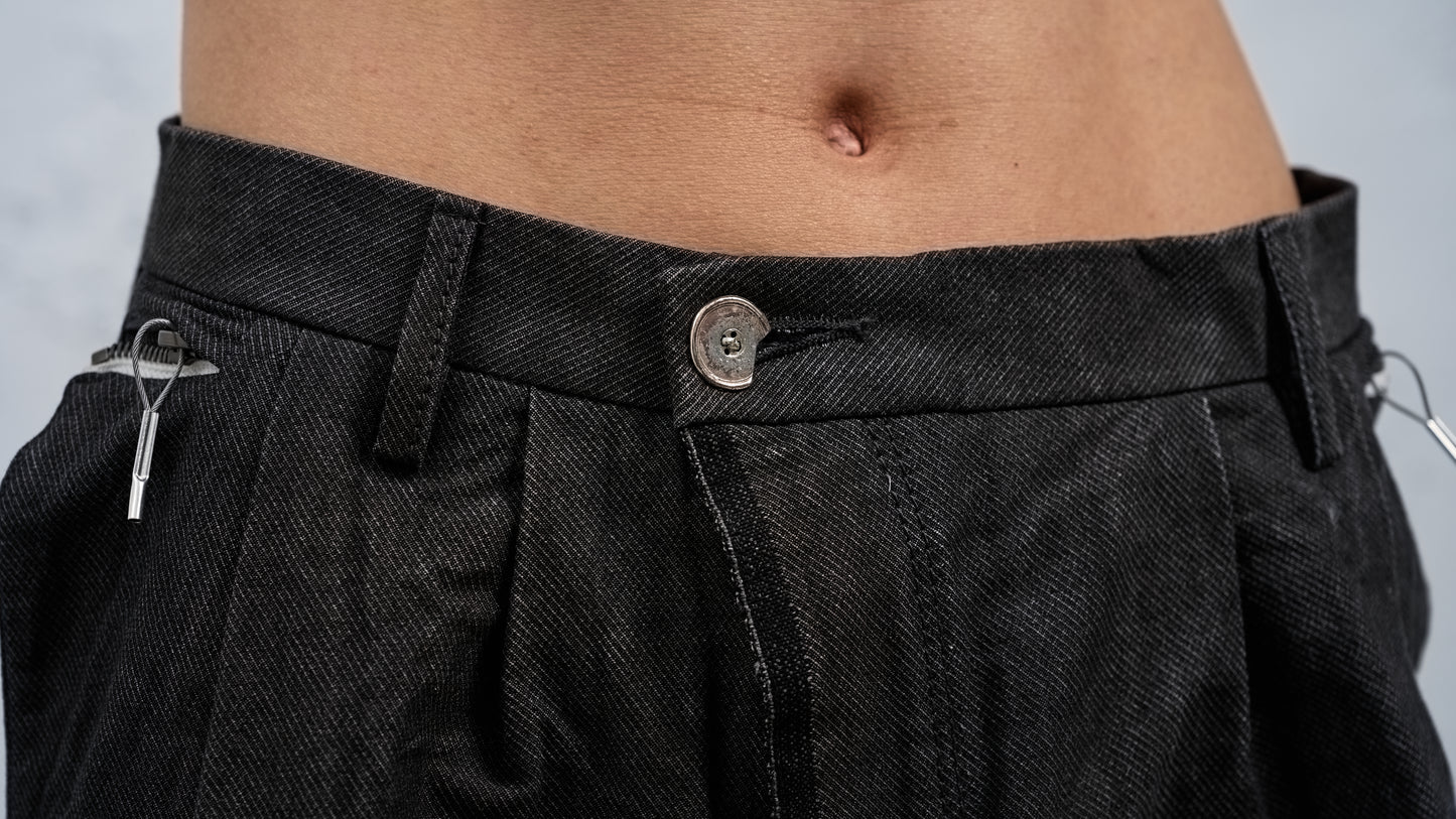 <span>27.1</span><span>"BASIC"</span>PLEATED L/C TRS WIDE<br>DNA PAPER TWILL<br>CARBON