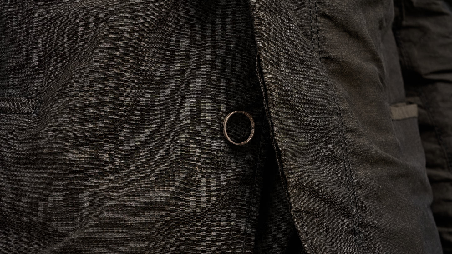 <span>27.1</span><span>"DISPLACEMENT"</span>WORK BLAZER<br>DNA PAPER X NYLON EXTRA LIGHT<br>OLIVE BLACK