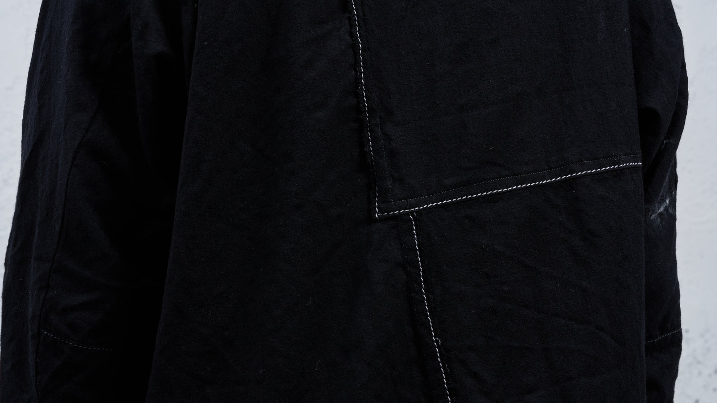 <span>27.1</span><span>"DISPLACEMENT"</span>ARMHOLELESS  JACKET <br>SUPER 140' VERGIN WOOL<br>BLACK