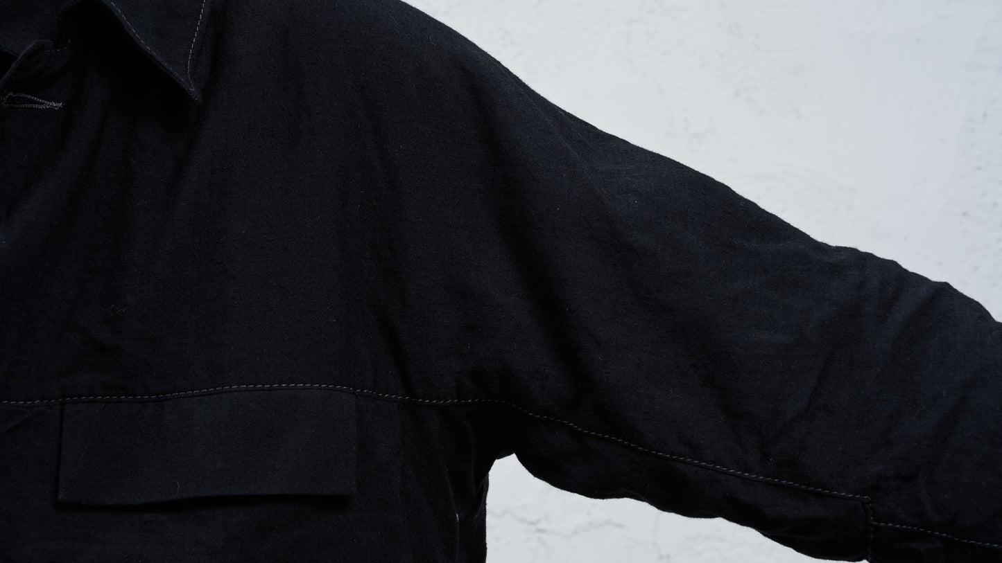 <span>27.1</span><span>"DISPLACEMENT"</span>ARMHOLELESS  JACKET <br>SUPER 140' VERGIN WOOL<br>BLACK