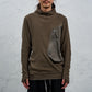 <span>27.1</span><span>"DISPLACEMENT"</span>HOODED POCKET SWEATER<br>COTTON PIQUE<br>OLIVE