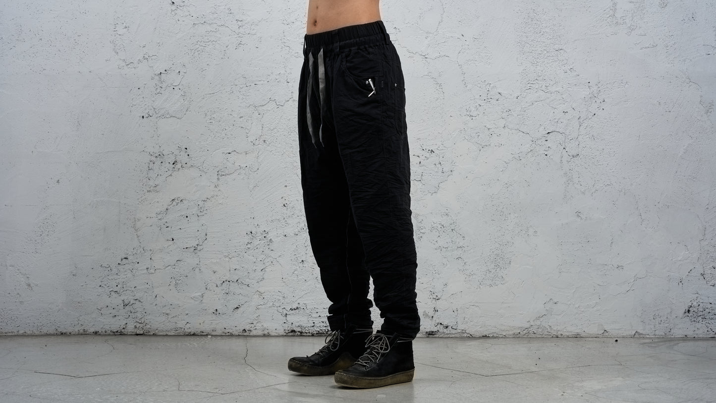 <span>27.1</span><span>"DISPLACEMENT"</span>JEANS CARGO L/C TRS<br>ZIMBABWE COTTON LIGHT<br>BLACK