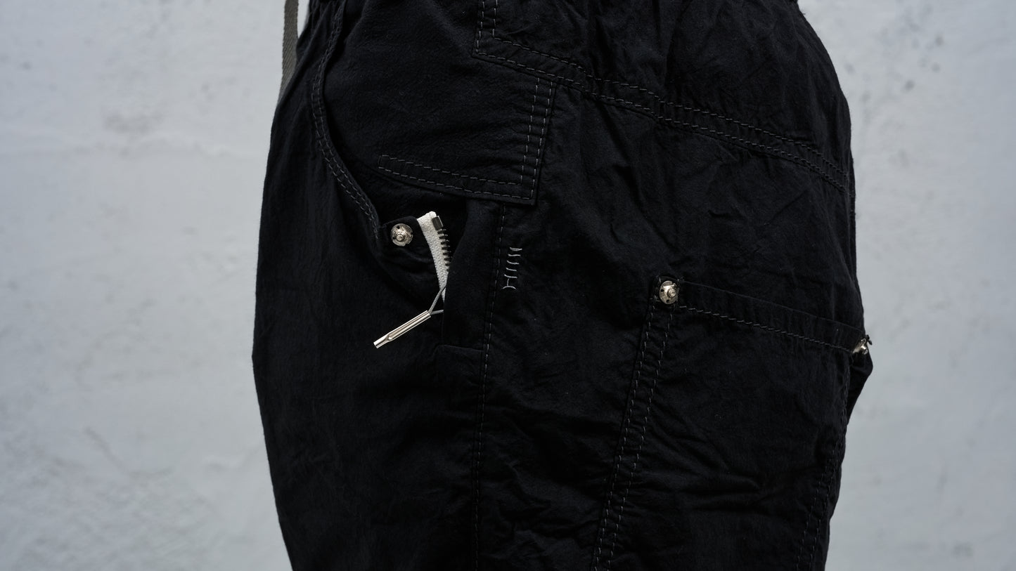 <span>27.1</span><span>"DISPLACEMENT"</span>JEANS CARGO L/C TRS<br>ZIMBABWE COTTON LIGHT<br>BLACK