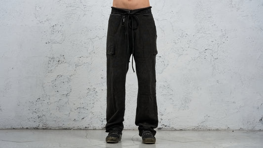 <span>27.1</span><span>"DISPLACEMENT"</span>SWEAT PANTS LOOSE<br>UNBALANCED COTTON JERSEY<br>CARBON