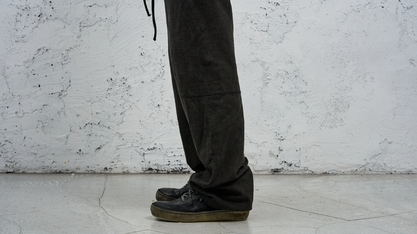 <span>27.1</span><span>"DISPLACEMENT"</span>SWEAT PANTS LOOSE<br>UNBALANCED COTTON JERSEY<br>CARBON