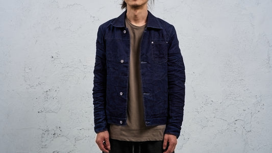 <span>27.1</span><span>"DISPLACEMENT"</span>JEAN JACKET<br>PRINTED LINEN LIGHT<br>INDIGO
