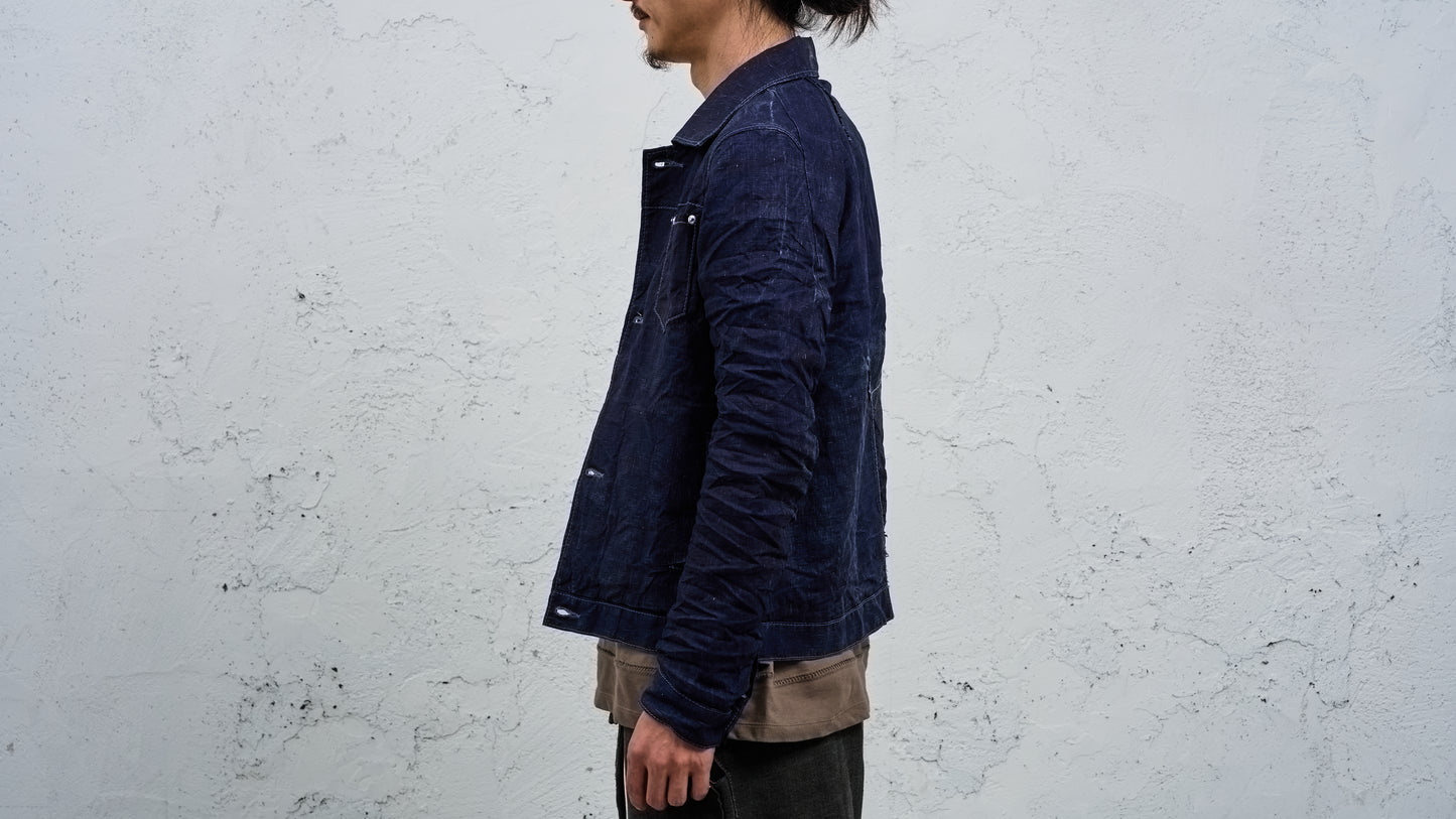 <span>27.1</span><span>"DISPLACEMENT"</span>JEAN JACKET<br>PRINTED LINEN LIGHT<br>INDIGO