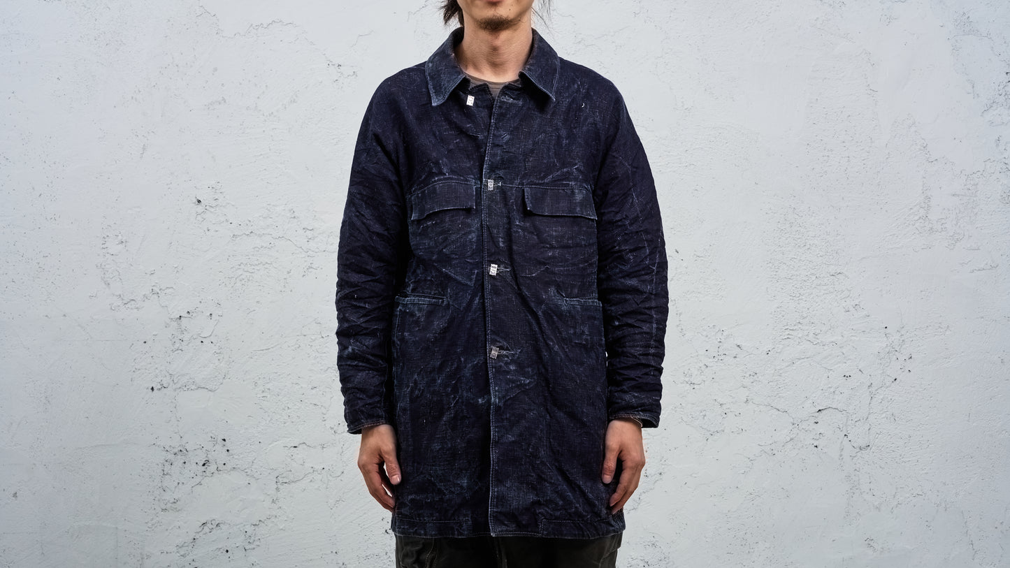 <span>27.1</span><span>"DISPLACEMENT"</span>ARMHOLELESS  COAT <br>PRINTED LINEN MEDIUM<br>INDIGO