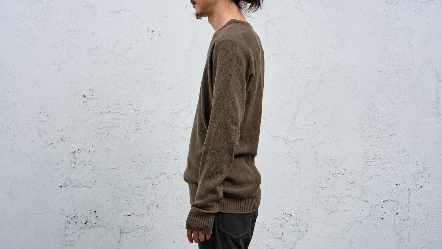 <span>27.1</span><span>"DISPLACEMENT"</span>CREWNECK SWEATER <br>COTTON PIQUE<br>OLIVE
