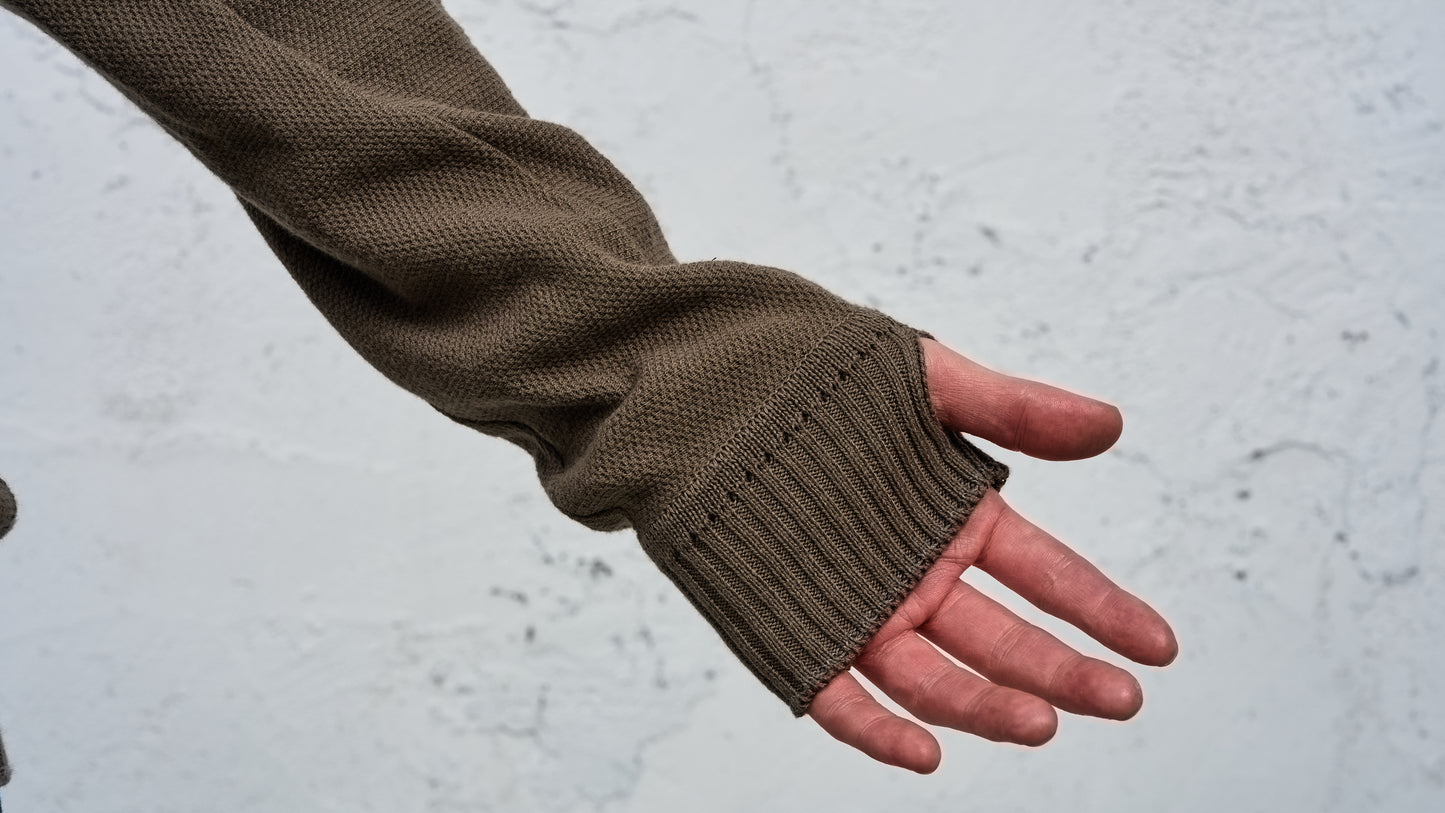 <span>27.1</span><span>"DISPLACEMENT"</span>CREWNECK SWEATER <br>COTTON PIQUE<br>OLIVE