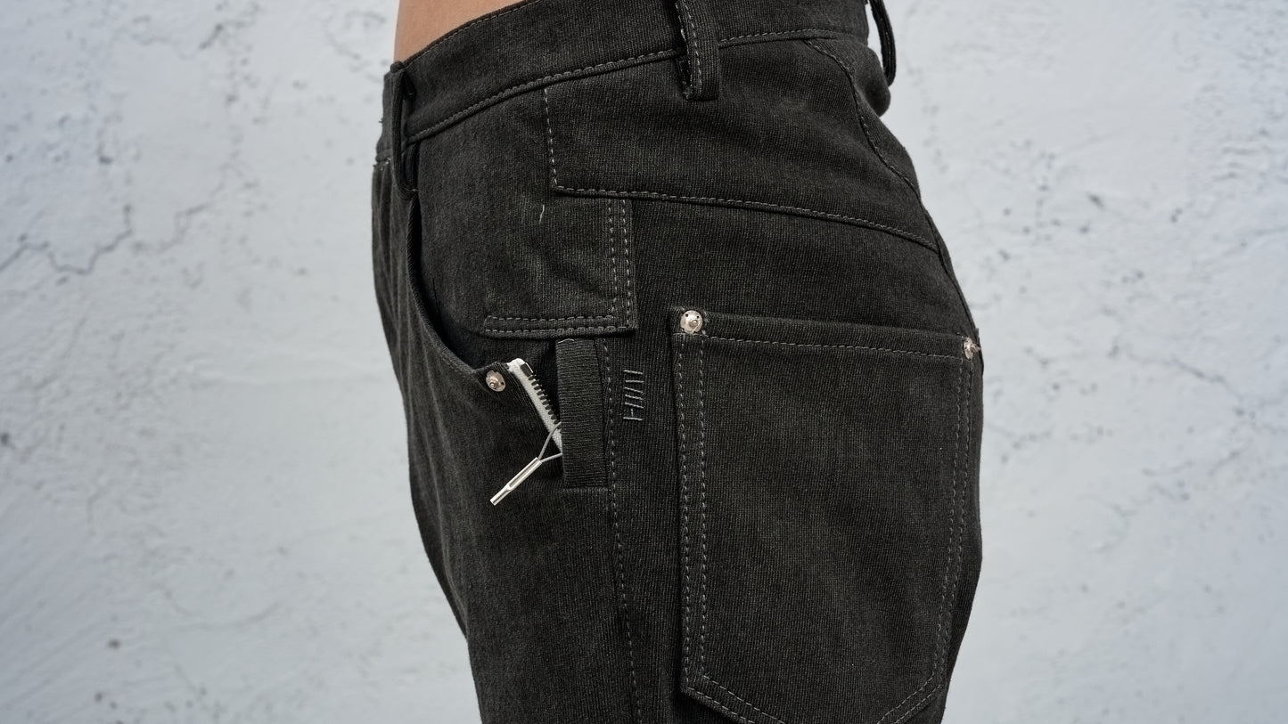 <span>27.1</span><span>"DISPLACEMENT"</span>JEANS<br>HEAVY JERSEY MEDIUM<br>CARBON