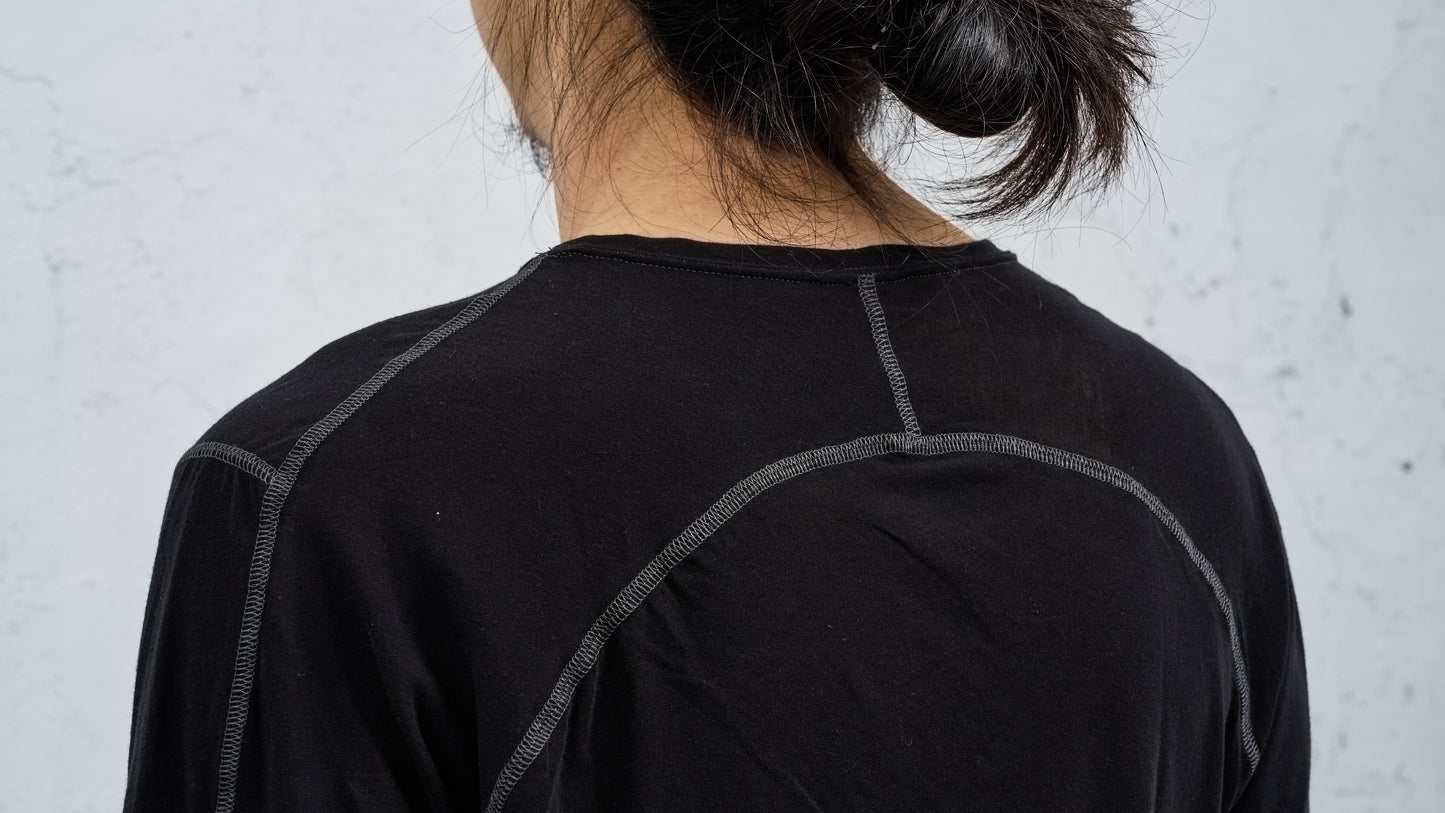 <span>27.1</span><span>"DISPLACEMENT"</span>T-SHIRTS L/S <br>DRY COTTON JERSEY 60/1<br>BLACK