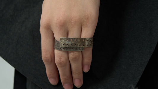 <span>"DISPLACEMENT" </span>DOUBLE RING